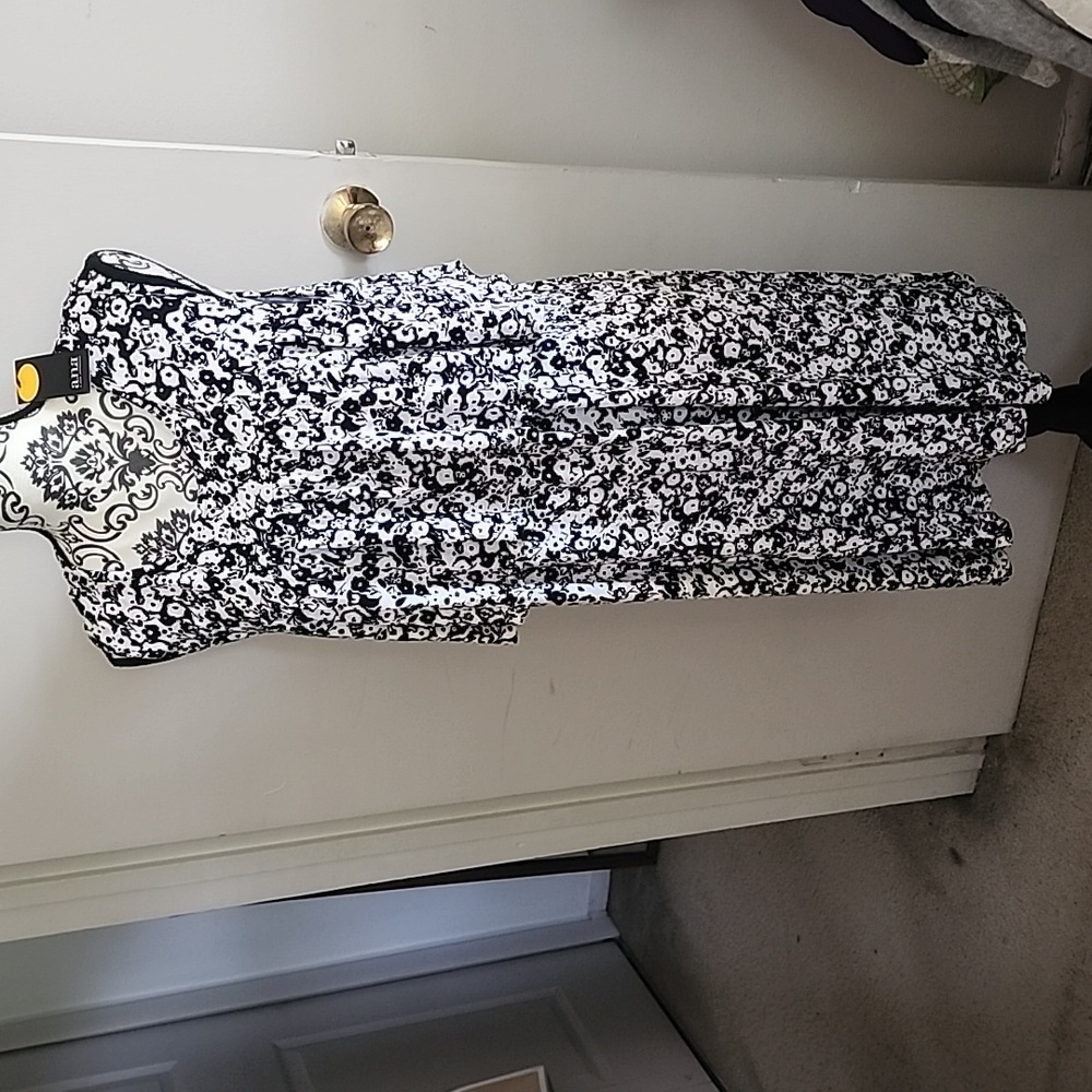 Brand new Black and white sleeveless cotton dress